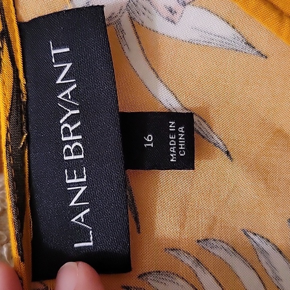 Lane Bryant Womens Jumpsuit Yellow Floral Tie Waist V Neck in Size 16 - Picture 9 of 14